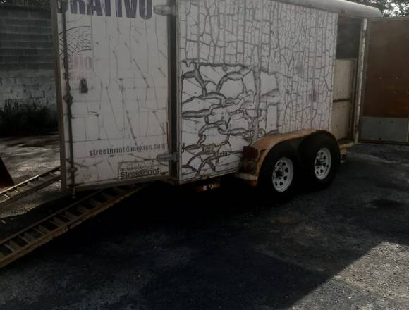 Remolque con estantería interior en Guadalupe (Municipio)