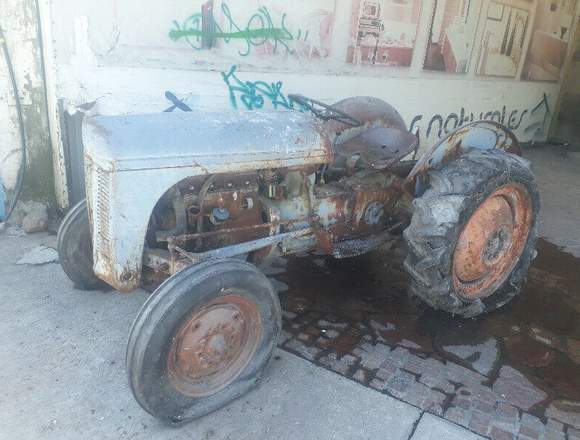 Figura Tractor "Harry Ferguson" de los años 30's en Guanajuato (Municipio) – Foto 2 de 2