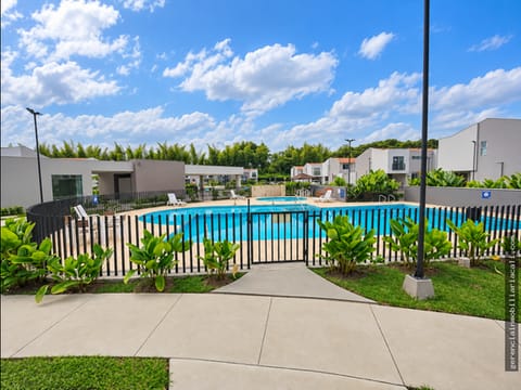 CASA EN VENTA – CIUDAD COUNTRY – CONJUNTO TÁNGARA