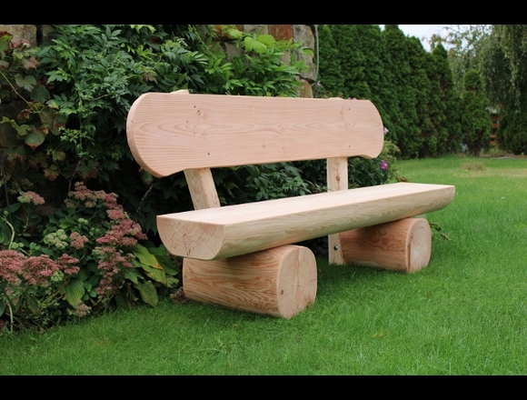 Gartenbank aus Lärchenholz. Holzmöbel. Holzbank.