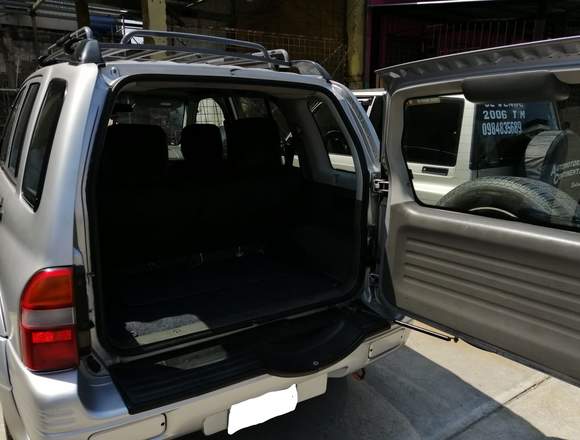 se vende un auto chevrolet Grand Vitara 4x4 en Empalme (Cantón)