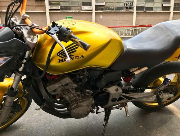 Honda 919 año 2004 Hornet