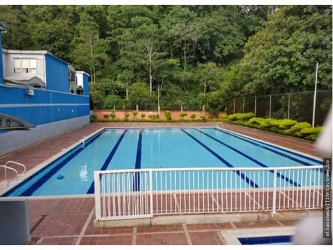 VENTA DE CASA CONJUNTO CERRADO FLORIDABLANCA COD: 1337