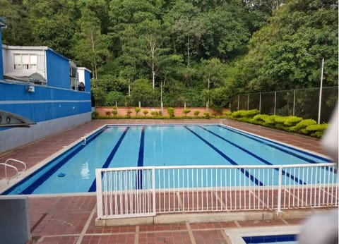 VENTA DE CASA CONJUNTO CERRADO FLORIDABLANCA COD: 1337 en Floridablanca (Municipio)