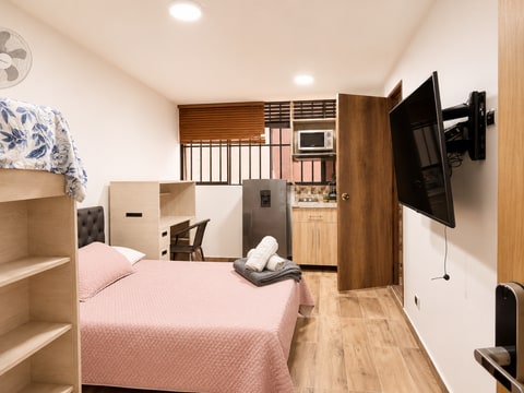Apartaestudio para 4 personas Cerca a Laureles, Coliving Malibu en Medellín (Municipio)