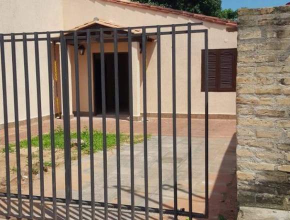 Vendemos casa en Villa Elisa cerca de Petropar en Santísima Trinidad (Distrito)