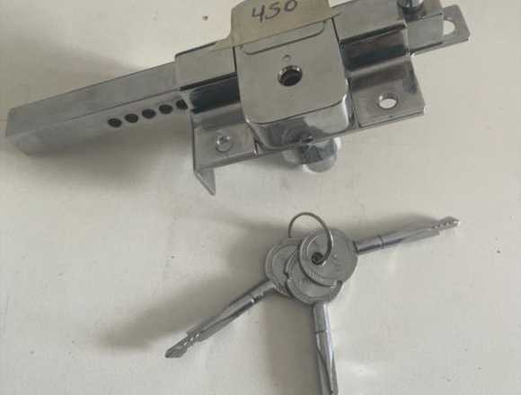 Seguro para capot con llave en Santa Anita (Lima 43) (Distrito)
