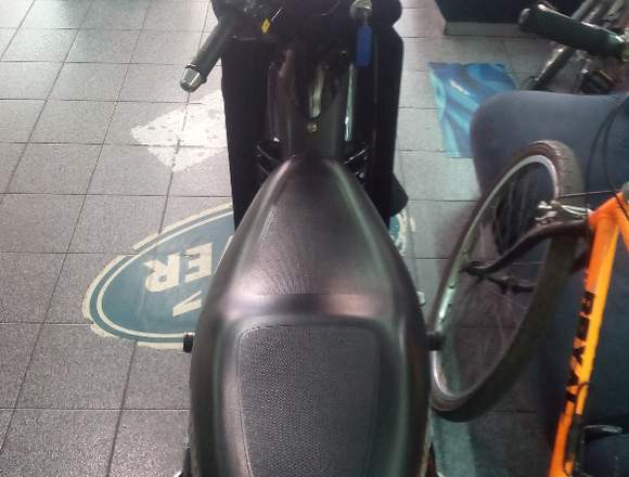 Vendo Moto Suzuki por motivo de Viaje en Libertador (Municipio)
