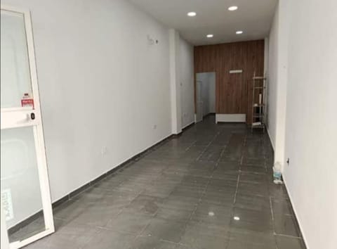 alquiler de local con 42 M2 en paseo de los tilos