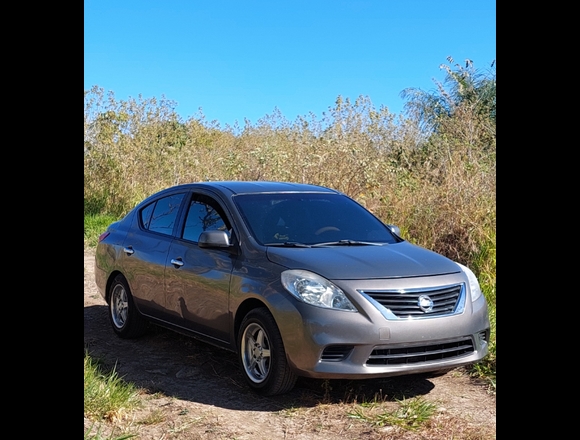 VENDO NISSAN VERSA 2012 en David (Distrito)