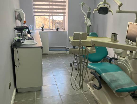 Clínica dental requiere odontologos en Santiago (Comuna)