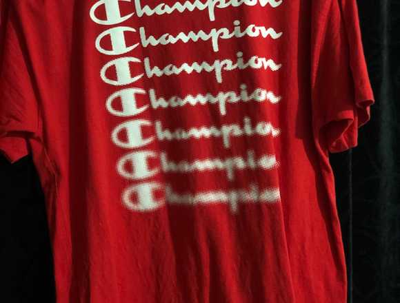 Camiseta Champion talla M en Sabaneta (Municipio)