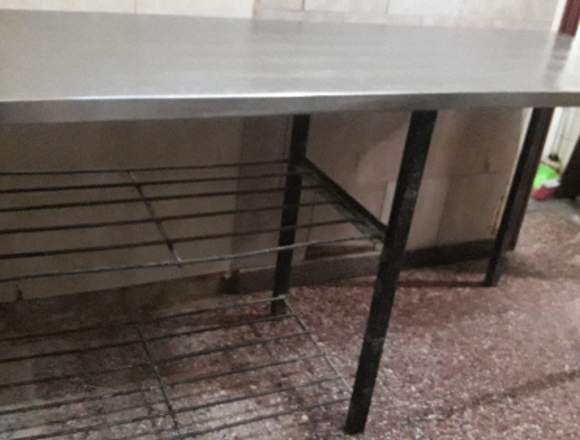 MESA DE TRABAJO DE ACERO en Lago Buenos Aires (Localidad)