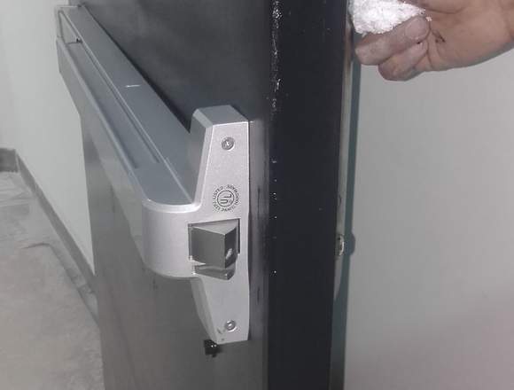 puertas para salida de emergencia en Empalme (Cantón)