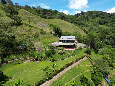 Venta de finca en Orosi, ideal para proyecto turístico en Paraíso (Cantón)