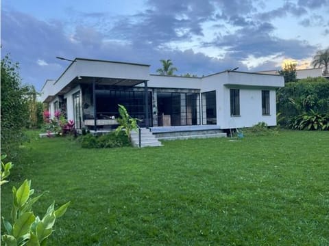 SE VENDE CASA SECTOR CLUB CAMPESTRE