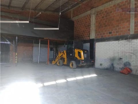 ARRIENDO BODEGA ARMENIA