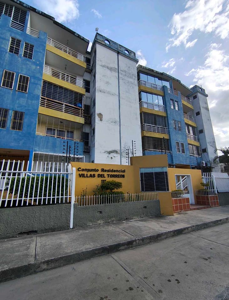 Apartamento en Venta Urbanización San Miguel Maracay Res El Torreon en Girardot (Municipio)