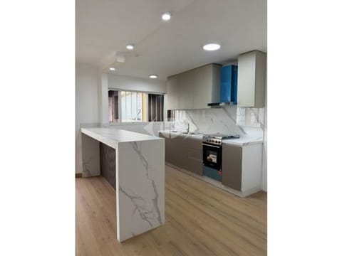 Apartamento en Alquiler| Resd Las Delicia, Maracay Edo Aragua