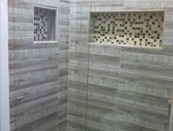 DIVISIONES DE BAÑO, OFICINA Y BARANDAS DE ACERO