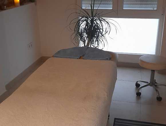Masajista hombre. Depilación masculina cera rasurado en Tarragona (Municipio)