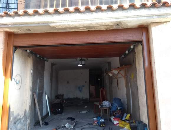 Puertas levadizas seccionales & mantenimientos en Arequipa (Distrito)