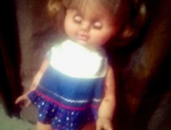 vendo muñeca usada decada del 70