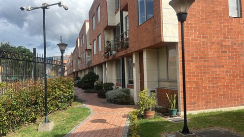 SE VENDE CASA EN MAZUREN CONJUNTO SANTELMO en Bogotá, D.C. (Municipio)