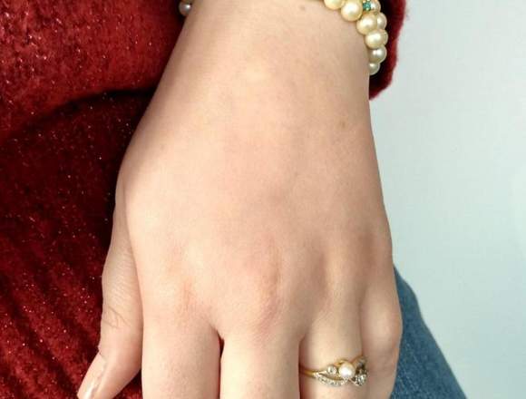 Pulsera de oro compuesta de perlas cultivadas