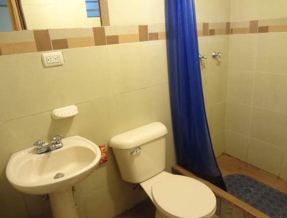 SE RENTA HABITACIÓN AMOBLADA PERSONA SOLA. en Cuenca (Cantón)