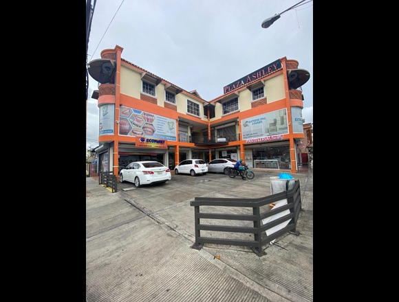Vendo plaza comercial en la calle mas transitada en Santo Domingo Este (Municipio)