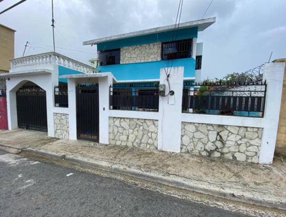 Hermosa casa de dos niveles en venta en zona buena en Santo Domingo Este (Municipio)