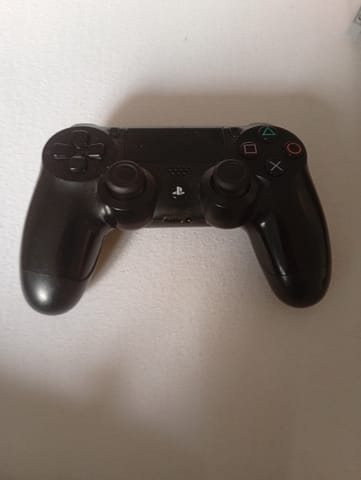 Manette PS4 à Rennes (Commune)
