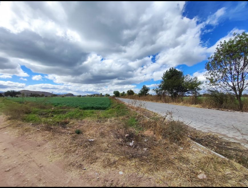 TERRENO 4.8 Has VENTA CON AGUA DE POZO COMPARTIDA