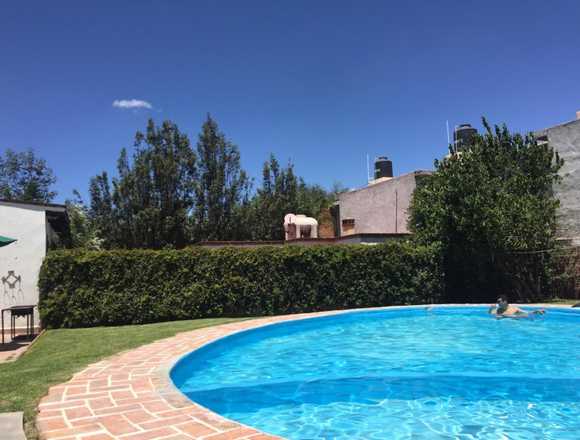 CASA CON ALBERCA PARA 15 PERSONAS EN TEQUISQUIAPAN en Tequisquiapan (Municipio)