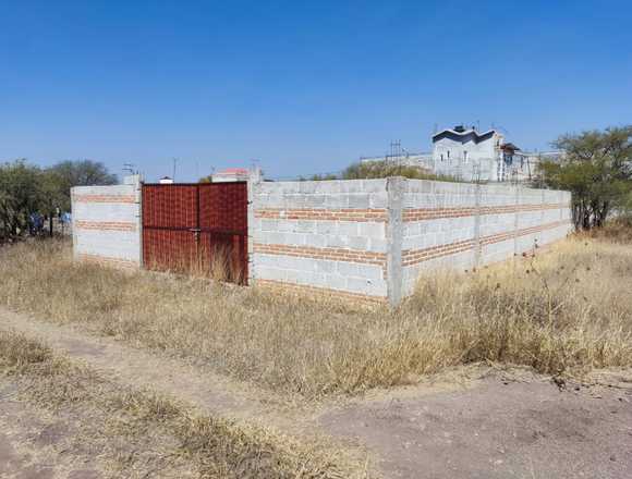 TERRENO 200 M2 EN VENTA COMPLETAMENTE BARDADO en Tequisquiapan (Municipio)