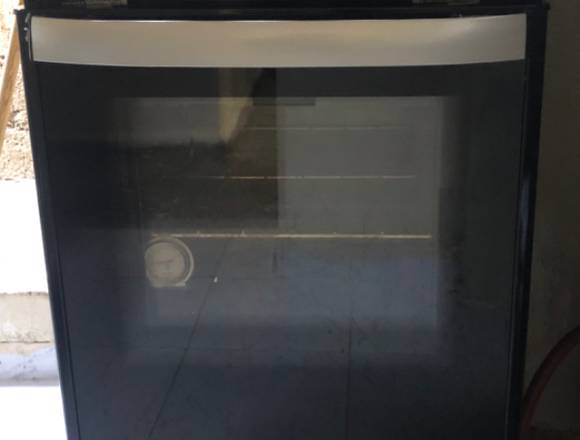 Vendo Estufa mabe semi nueva en Santo Domingo Este (Municipio)