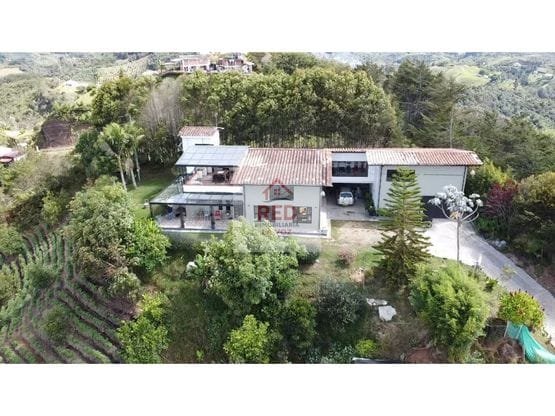 Vendo finca en el oriente ubicada en san vicente entre guarne y marini