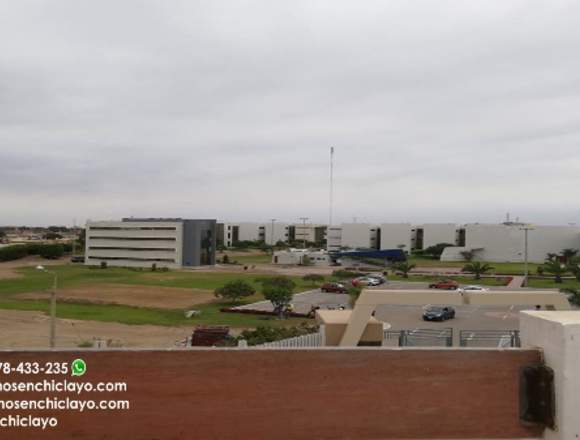 HERMOSA CASA DE 120 M2- FRENTE A UNIV. SAN MARTIN en Pimentel (Distrito)