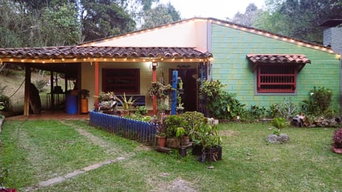 LCG-330-Casa Campestre-Santa Elena-V.Central -Parcelación Santa Teresa en Santiago de Cali (Municipio)