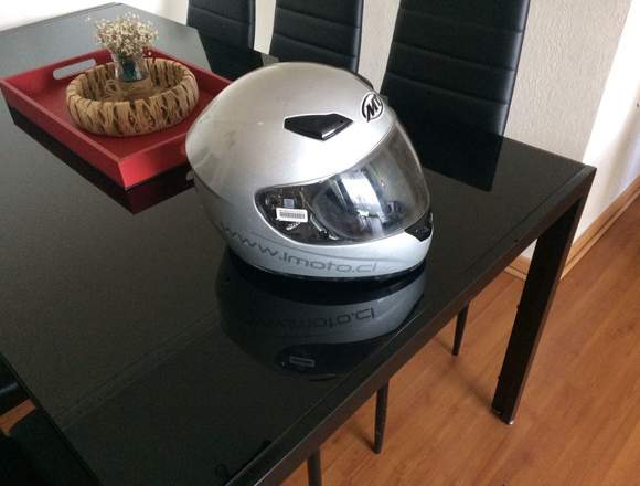 Casco Integral de moto gris en San Pedro de Atacama (Comuna)