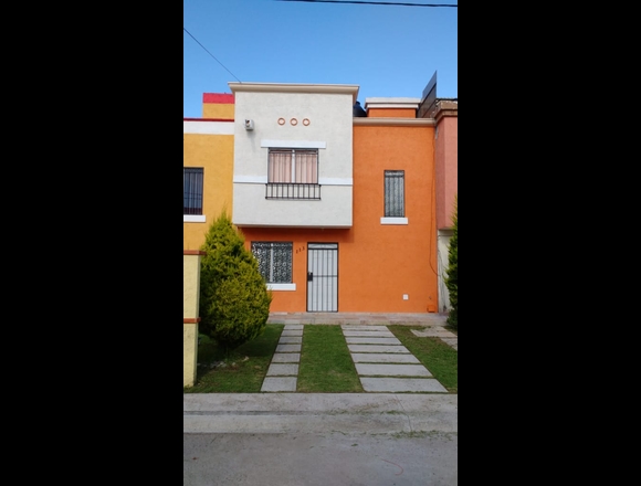 Se renta casa en Real de Toledo fase 1