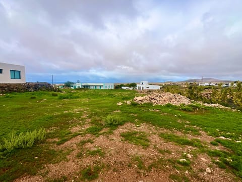 Exclusiva Parcela en Tindaya con Proyecto y Licencia en La Oliva (Municipio)