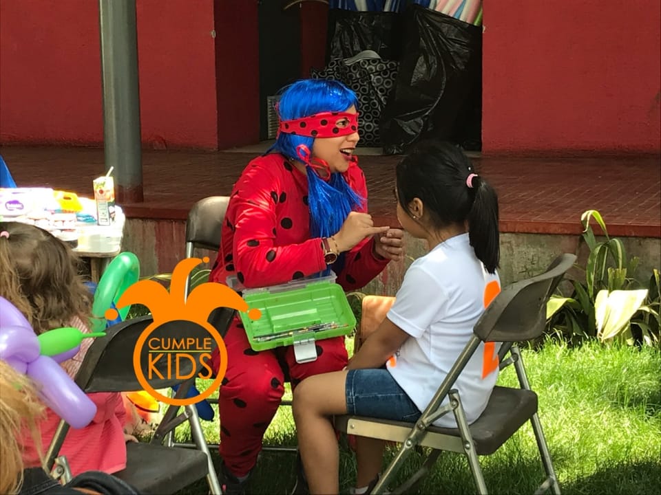 Magia, color y diversion Animación Infantil con Lady Bug en Estación Central (Comuna)