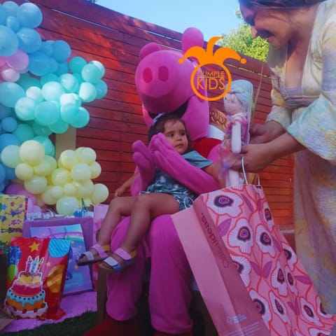 Arriendo de Corpóreo Peppa Pig - ¡Sorpresa Inolvidable! en Estación Central (Comuna)