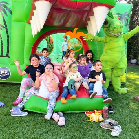 Dinosaurio animado para cumpleaños en Santiago en Las Condes (Comuna)
