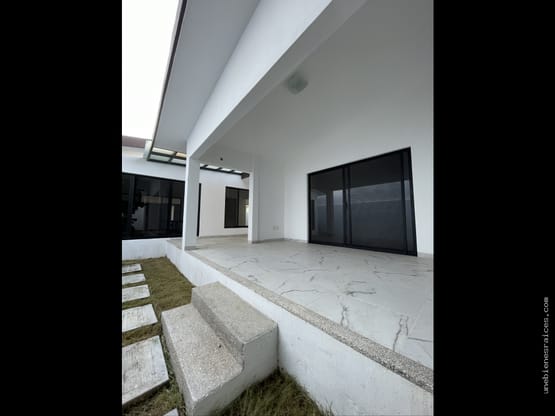 RESIDENCIA EN VENTA COLONIA LOS LAURELES
