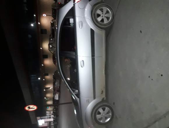 Vendo Automóvil Kia SLX en Antártica (Comuna)