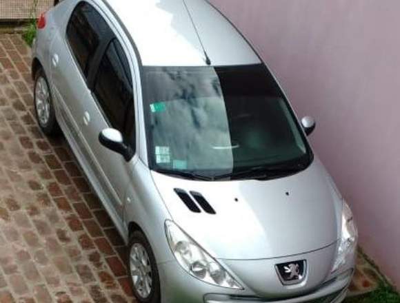 Peugeot 207 Compact 1.6 Allure en Lago Buenos Aires (Localidad)
