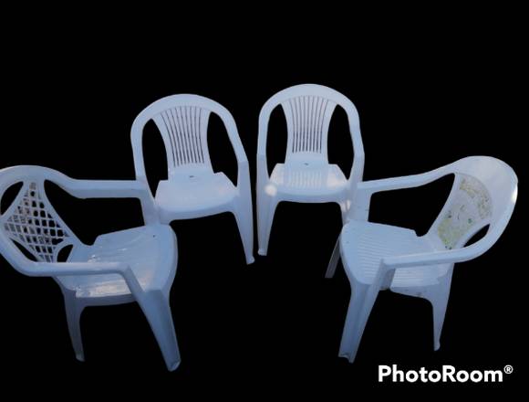 Sillas plásticas y mesa en La Paz (Localidad)